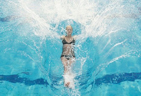 How-to-Reduce-Belly-Fat-in-7-days-Hit-the-Pool