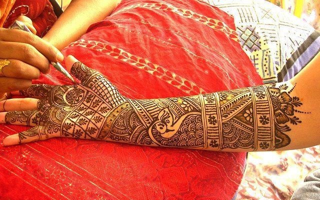 rajasthani-bridal-mehndi-designs-for-full-hands