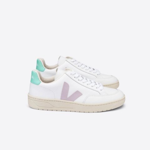 Trendy Sneakers Shoes 2020 Veja