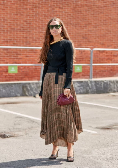 wear-the-long-skirt-with-pumps