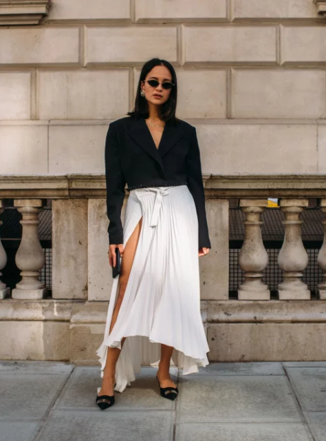 wear-the-long-white-skirt