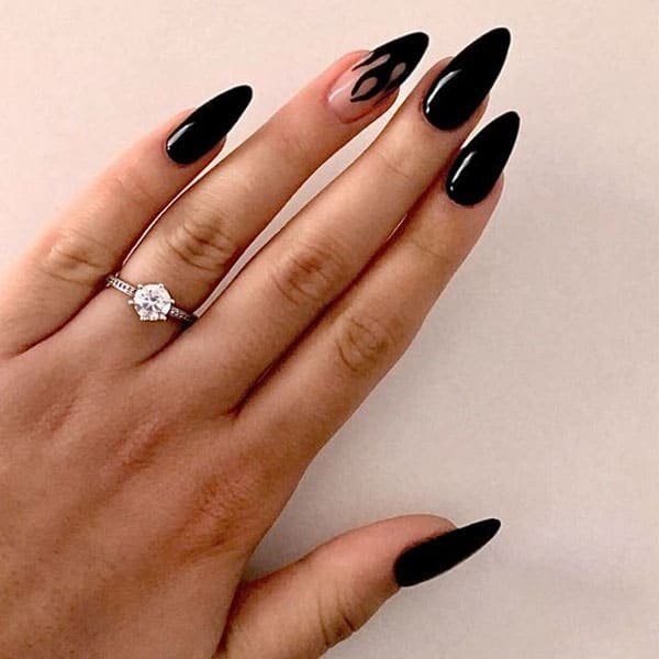 Black-Nails-Colors