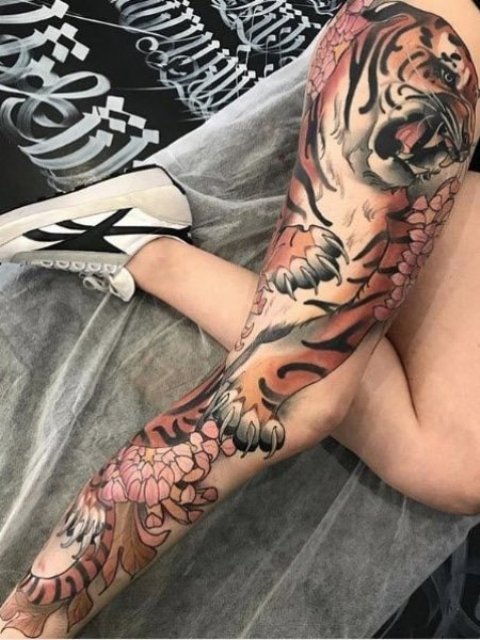 Japanese-Leg-Sleeve-Tattoo-for-Girls