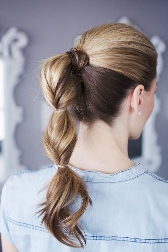 Messy-Topsy-Ponytail-Styles